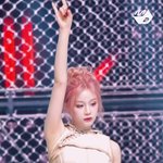 핑크머리 <b>파리타</b> 봤어? 세상에 진짜 너무 예쁘다 ㅠㅠ