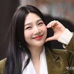 크러쉬 레드벨벳 조이, '<b>SM</b> 공개 저격' 갑론을박…"배려 부...