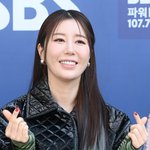 가수 <b>나비</b>, 4년만 둘째 임신…"건강하게 자라고 있다" 깜짝...