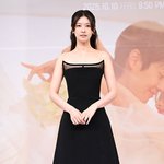 [어케생각해] [단독]정소민, 송혜교 넘는다… 넷플릭스 '<b>딜러</b>'...