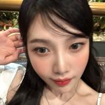 크러쉬 레드<b>벨벳</b> 조이, 동화 속 공주 비주얼..우월한 몸매까지