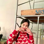 크러쉬' 조이, 하트 뿅뿅! 화사한 니트룩