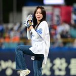 [사진]엄지원, '우아한 와인드업'