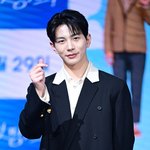 [사진]최<b>보민</b>, '하트로 녹이네'