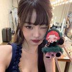 장원영, 인형이 <b>셀카</b> 찍으면 이런 <b>느낌</b>? 비현실적 미모 폭발