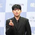 [팝업]“먼저 연락 왔다” 손호준, 나영석 <b>PD</b>와 불화설 재차 해명