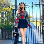 '크러쉬' 조이, 초강력 한파에도 초<b>미니</b>…구두에 꽃 달렸네?