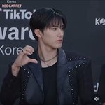 와 개지리게잘생겼네
