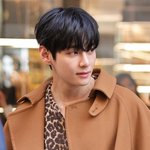 '뷔로드' 추가요~ 2720만뷰 기록한 <b>방탄소년단</b> 뷔 '빵 먹방'