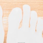 나 <b>검지</b>발가락 진짜 긺