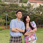 열애 인정한 크러쉬·조이 “당황했을 팬들에게 미안… 예쁘게 봐달라”