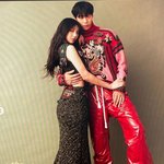 조이, 크러쉬 아닌 다른 男에 안겨 섹시포즈 “행복하자”