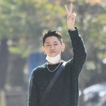 조이 크러쉬 훈련소 입소…<b>이하이</b>→개코 “잘 다녀와” 응원물결