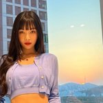 레드벨벳 크러쉬 조이, 상큼 + 러블리 <b>크롭</b>톱 패션의 정석