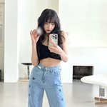 크러쉬 레드벨벳 조이, 허리는 잘록한데 복근은 탄탄..치명적 섹<b>시미</b>