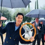 “역시나 굉장히 볼보한 <b>모나코</b>였다”…김지석, 우산 속 미소→이국적...