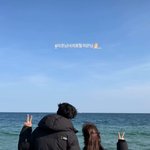 [드루와] 공개 열애 한지민, <b>바다</b>서 다정한 투<b>샷</b>…뒷모습도 예뻐