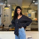 권나라 완벽 <b>미모</b> 과시…막 찍어도 예뻐