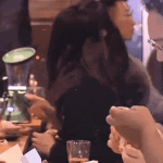 치킨 깨작거리는사람 <b>뒤통수</b>때려야됨.