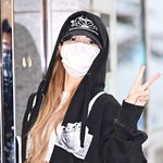 [현장포토] "애교는 못 참지"…<b>리사</b>, 귀여운 브이