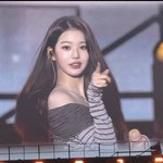 <b>오늘</b>자 장원영 근황 ㄷㄷㄷ
