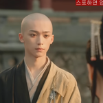 아니 <b>스님</b> 얼굴 뭐야