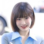 29살 맞아?” 크러쉬 조이, 교복핏 원피스로 난리 난 이유