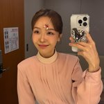 잘 부탁해 클레어”…방민아, 무대 데뷔 설렘→첫날의 빛나는 <b>미소</b>