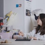 송지효, '하루 1개 팔리던' 속옷 사업 대박 나더니…"신입 유튜버됐다"