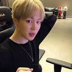 [군대] 근데 지민이 <b>염색</b>한지 좀 됐는데