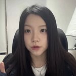 <b>이</b> 사람 누군지 아는 사람