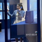 김유정, 전화부스에서 단아한 여친美…"가을과 안녕하기 3초 전"...