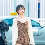 [사진]<b>QWER</b> 히나,'사랑스럽게 사뿐사뿐'