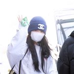 [현장포토] "두근두근, 설렘"...제니, 심쿵 눈<b>맞춤</b>