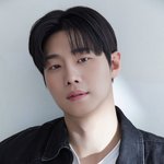 [댓글부탁해] [단독]김택, 지성·<b>하윤경</b> 만난다…기대작 '아파트'...