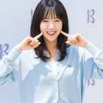 [군대] 지예은 "울쎼라 100샷"인데..갸름해진 'V라인' 초상화...