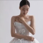 [드루와] '김병우 감독과 결혼' 함은정, <b>우아</b>한 웨딩드레스 자태