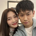 크러쉬,신효섭 조이 박수영 여동생 결혼식서 축가 불렀다…4년째 핑크빛