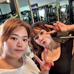 '불화설' 수지, 시누이 <b>미나</b>와 화해했다…"언니랑 밥 먹으러 왔다"