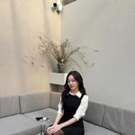 “울웅니들 시선”…강나언, <b>단정</b>한 매력→가을빛 여운