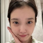 아이유, <b>민낯</b>+잠옷에도 이렇게 예쁠 일? 이종석 사랑꾼 될 수밖에