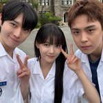 열애설 털어낸 김유정, 김영대도 함께 ‘풋풋한 교복 <b>케미</b>’ 발산