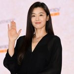 전지현, '<b>유튜브</b> 첫 출연'에 관리 비결 밝혔다…"공복 운동·2시에...