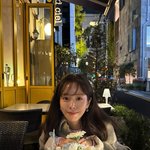 [모두드루와] 한지민, 최정훈 공개 열애 후 두 번째 생일…"고맙고...