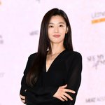 [종합] 전지현, <b>이혼설</b> 4년 만에 입 열었다…"남편 너무 잘생겨...