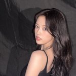 아이브 안유진, '힙'한 블루 패딩 완벽 소화...과감한 반전 매력...