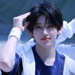 아 <b>바깥</b>이 너무 밝아서 우울해