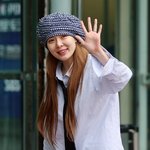 '다이어트' 현아, 마카오 공연 중 실신…소속사 "안정 취하는...