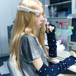 데뷔 후 첫 금발한 아일릿 <b>모카</b>