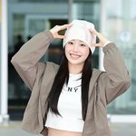 [엔터톡] 츄 "데뷔 전 <b>SNS</b>서 유명…한림예고 예쁜 애로 통했다"...